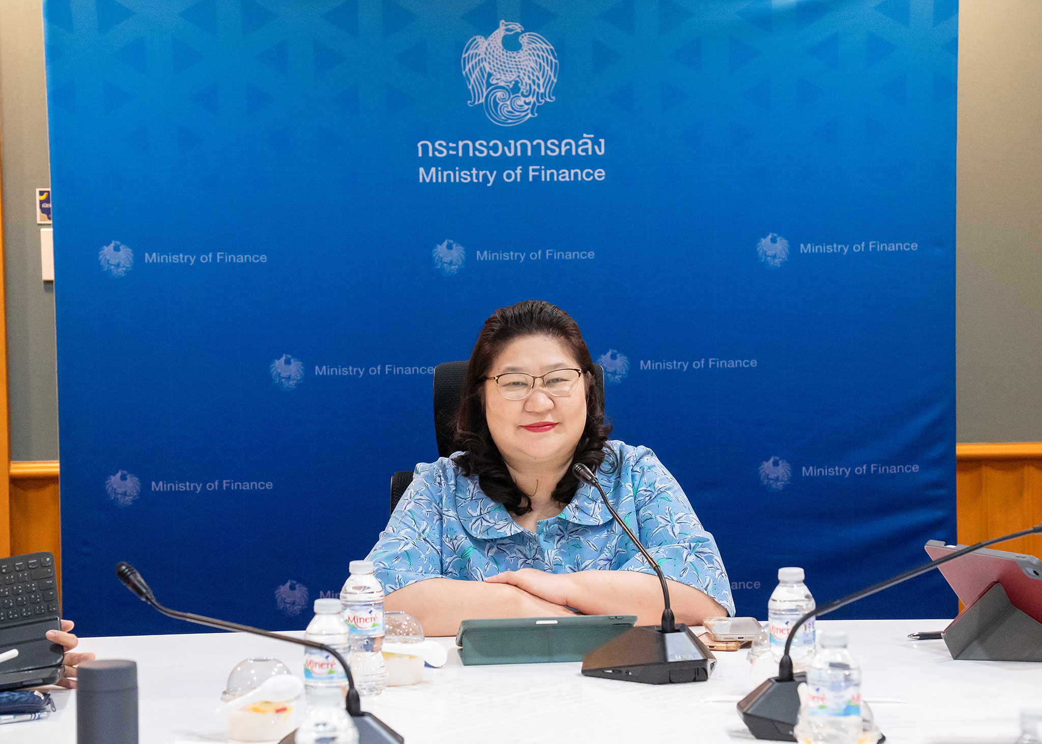 นางสาวสภัทร์พร ธรรมาภรณ์พิลาศ ที่ปรึกษาด้านเศรษฐกิจการเงิน สำนักงานเศรษฐกิจการคลัง เป...